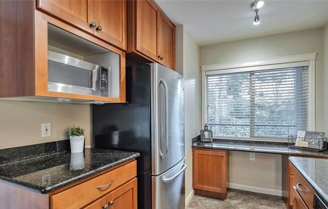 2 beds, 1 bath, $2,350, Unit UNIT 202