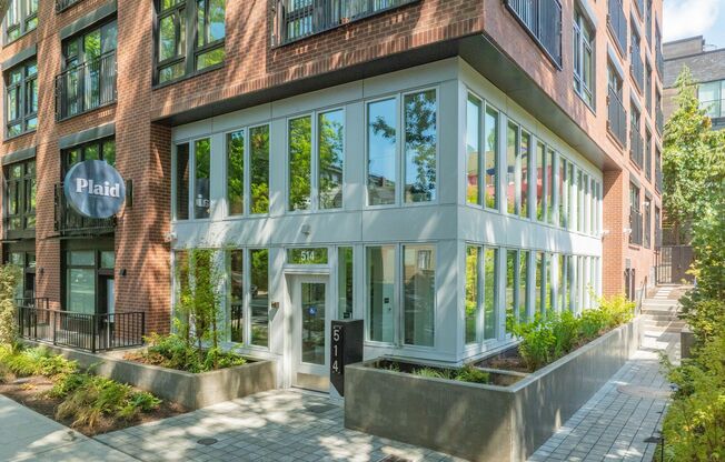 Studio, 1 bath, 688 sqft, $2,455, Unit 2