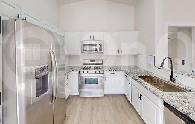 1826 W HOLLAND DR