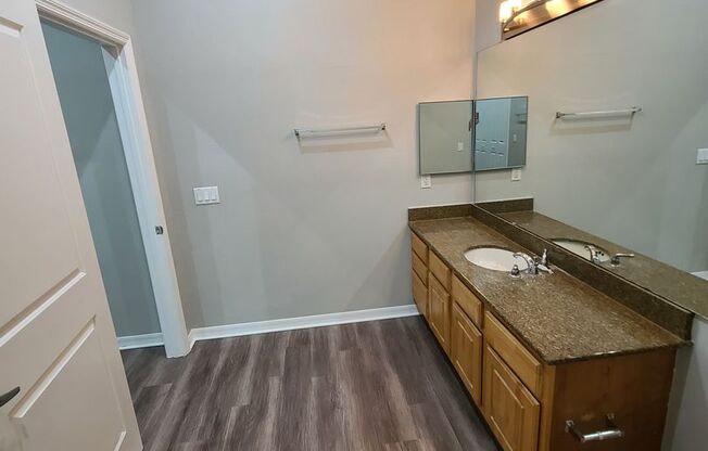 1 bed, 1 bath, 960 sqft, $2,360, Unit C2-0205 W