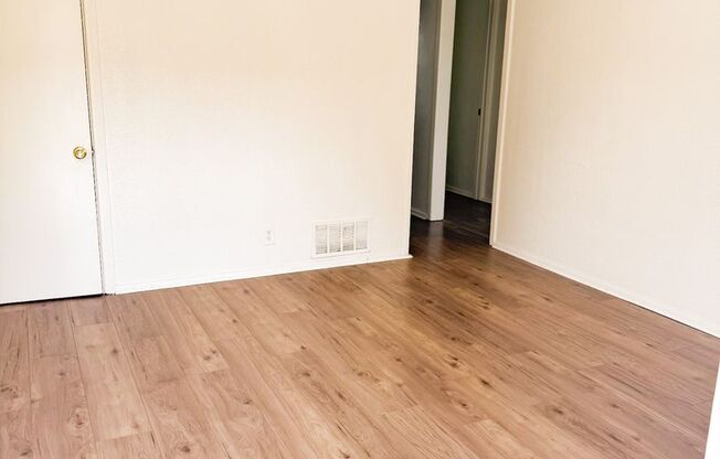 511/513 W. Hallmark
