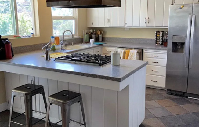 6 Bed/ 5 Bath on Campanile! Large back area! (Lease out, pending signatures. Check back in a few days!)