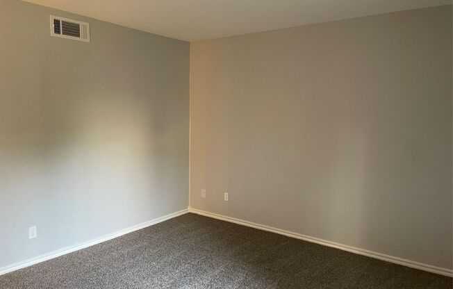 1 bed, 1 bath, $1,100, Unit Q168