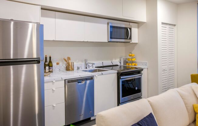 Studio, 1 bath, 512 sqft, $2,269, Unit Unit 13