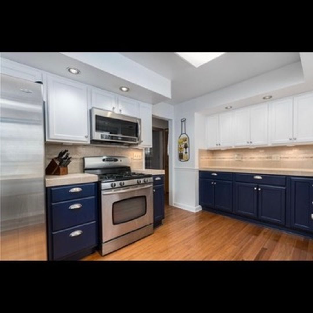Beautiful 3-bedroom single family home just blocks from Wauwatosa, with garage parking and kitchen appliances!