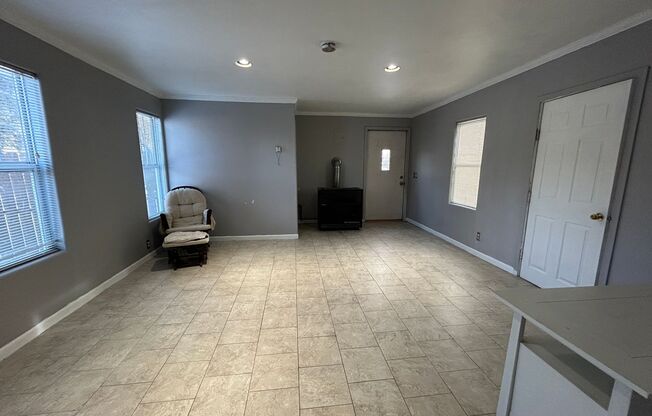 Cute Single Family 2 bedroom home