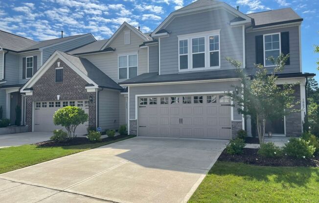 Like new 3 Bedroom townhouse with 2 car garage