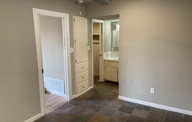 Oak Tree Apartments
