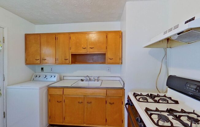 3 beds, 1 bath, $1,370