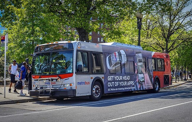 Metrobus at Fairmont  Apartments, Washington