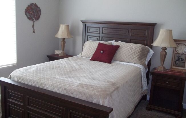 Stunning Fully furnished home 3 bed 2.5 baths 2056 sq ft w/heated pool!!! Must see will rent fast!