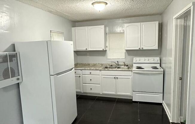 376 King St