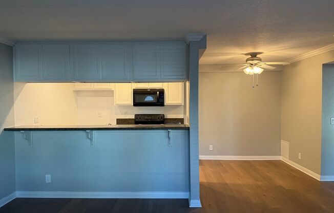 2 beds, 2 baths, 850 sqft, $2,985, Unit 841-05