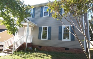 Lovely Three Bedroom Home Located in Glenwood Manor in Matthews!