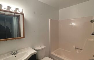 1 bed, 1 bath, $580, Unit 104