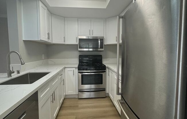 2 Bedroom, Newly Renovated Beautiful Condo in Desirable Aliso Viejo