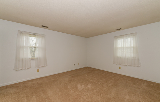 3 beds, 2.5 baths, $2,600