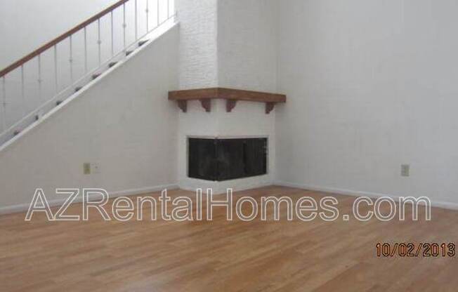 609 E MESQUITE Circle