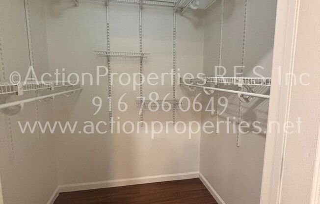 3 beds, 2 baths, $2,495, Unit Unit #1914