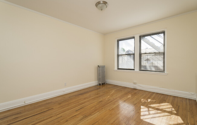 2 beds, 1 bath, 815 sqft, $3,400, Unit 32