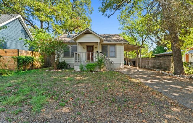 Charming Hyde Park Bungalow with Modern Comforts