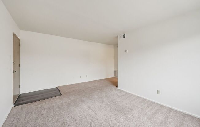 2 beds, 1 bath, 610 sqft, $850, Unit 195-03