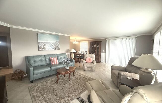 FLORIDA 55+ PARADISE 2/2 IN SUNNY FOREST PARK
