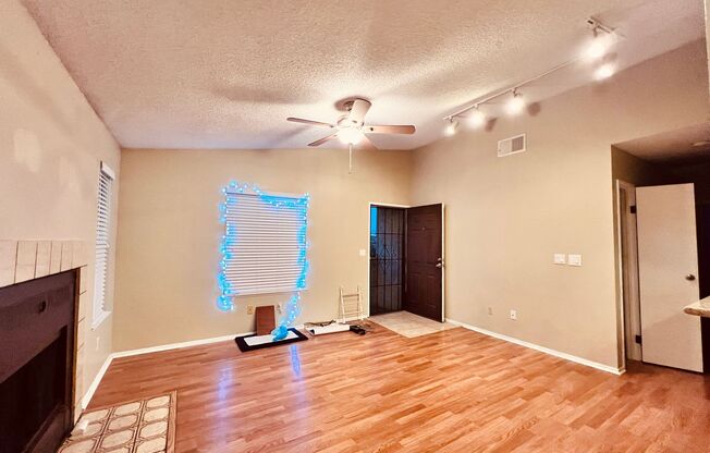 5048 Spencer -C Las Vegas, NV 89119