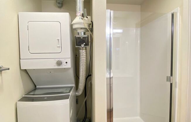 Studio, 1 bath, 175 sqft, $1,999, Unit 329