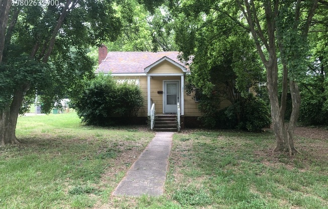 1121 MONA DR