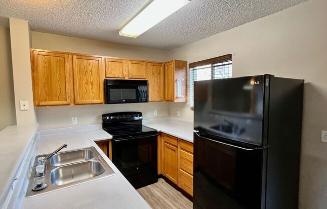 Charming 3 Bedroom Townhome w/ Basement