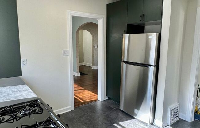 3 beds, 1 bath, $2,995