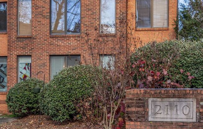 INCREDIBLE LOCATION IN HEART OF HILLSBORO VILLAGE!