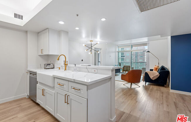 1 bed, 1 bath, 811 sqft, $4,395, Unit 1426