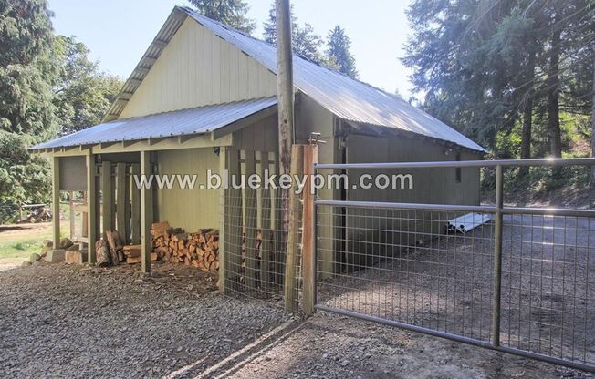 1 Acre  Hobby Farm with 3 Bed, 1 Bath Home in Yacolt