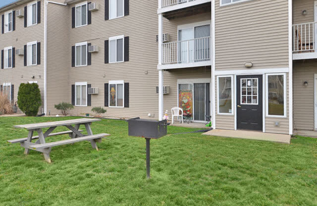 Live With The Top Rated Community at Martin Estates Apartments, Shelbyville, IN