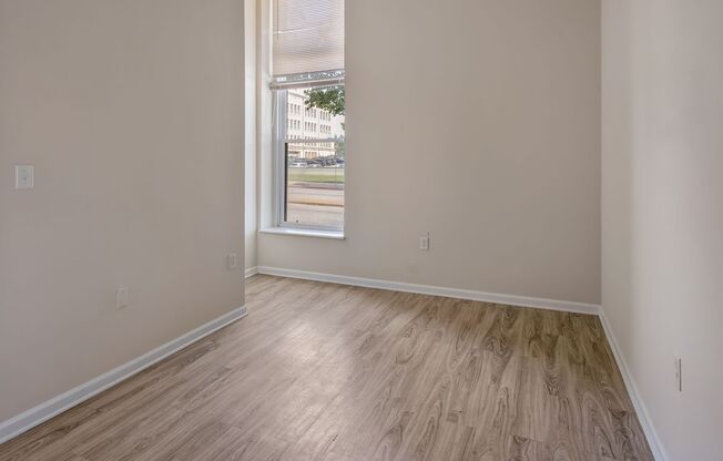 1 bed, 1 bath, 660 sqft, $1,100, Unit 204