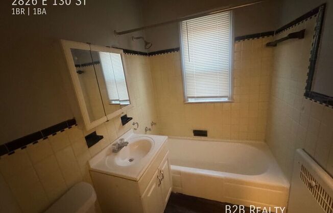 2826 E 130 ST