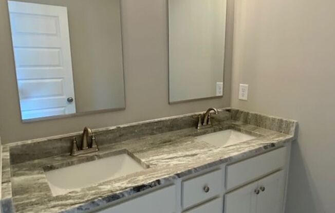 3 beds, 2.5 baths, $2,900