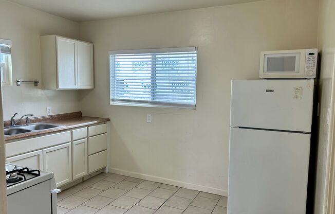 3 beds, 2 baths, $5,495, Unit 383 Lemon Street