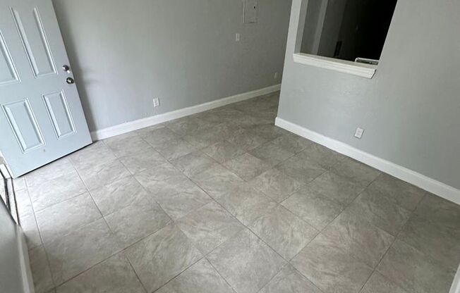 2 beds, 1 bath, 750 sqft, $950