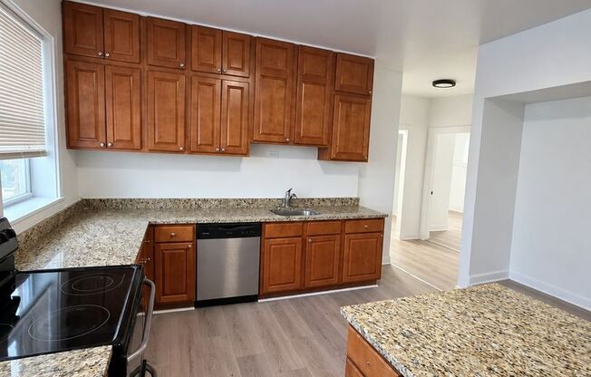 4 beds, 2 baths, 2,500 sqft, $4,500, Unit 915-PENT