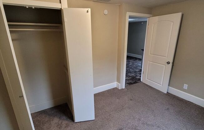 2 beds, 1 bath, 594 sqft, $650