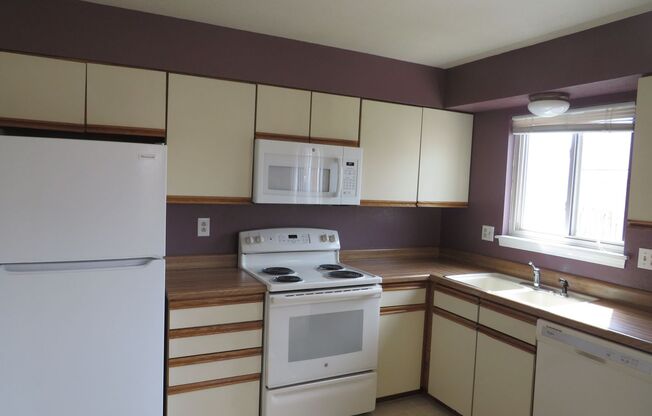 2 beds, 2 baths, $1,595