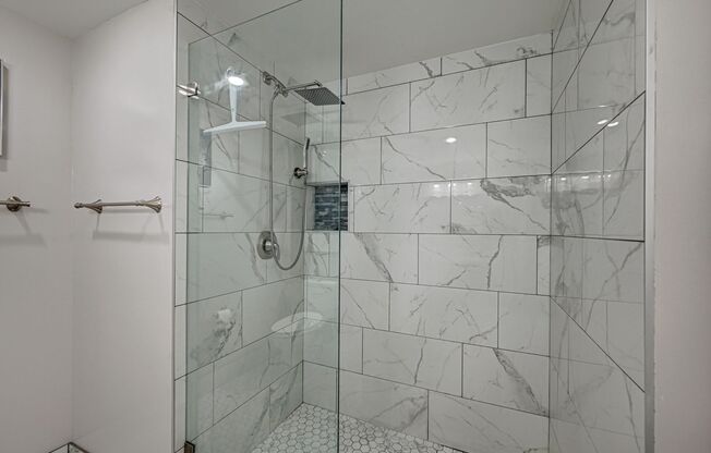 1 bed, 1 bath, $2,000, Unit # 245