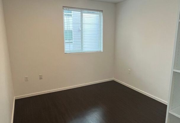 Studio, 1 bath, 176 sqft, $1,495, Unit 1300