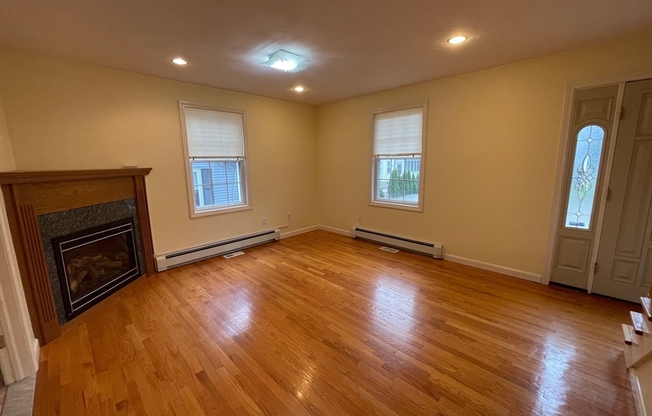 72 CEDAR RD N