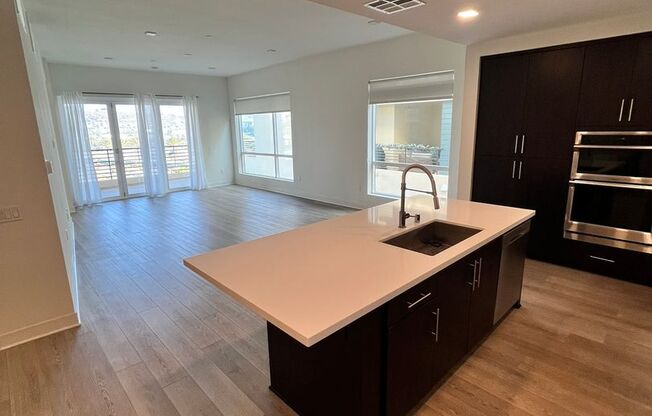 Modern Mission Valley Condo Near Civita Park