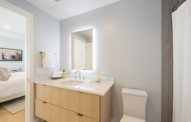 2 beds, 2 baths, 867 sqft, $4,075, Unit 501