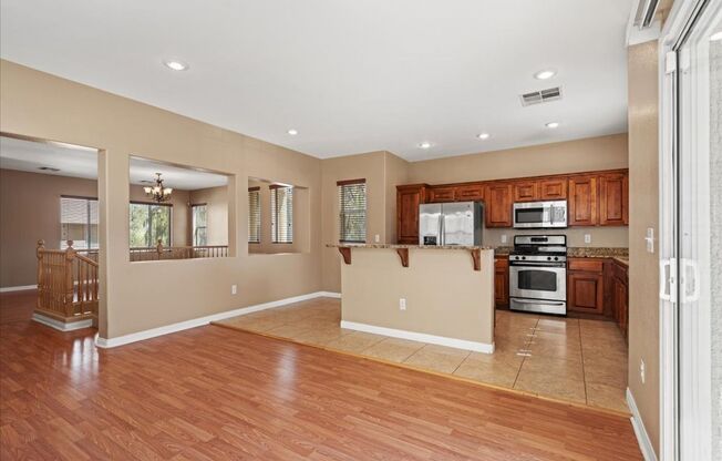 Spacious 3-Story Plus Loft Bedroom, New Floors, New paint, No Carpet